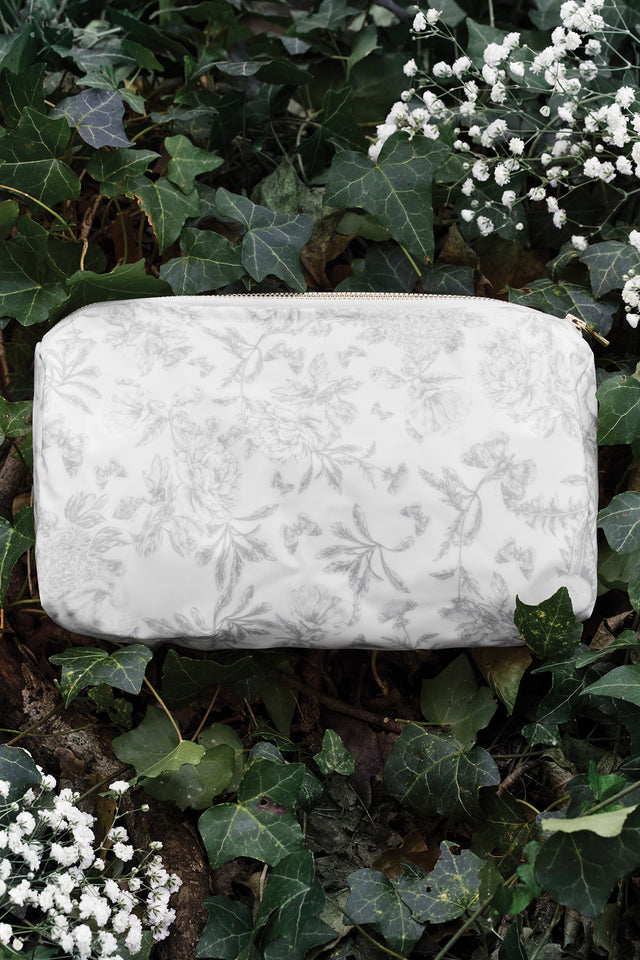 Trousse de toilette toile enduite - Imprimé inspiration Toile de Jouy gris - Image principale