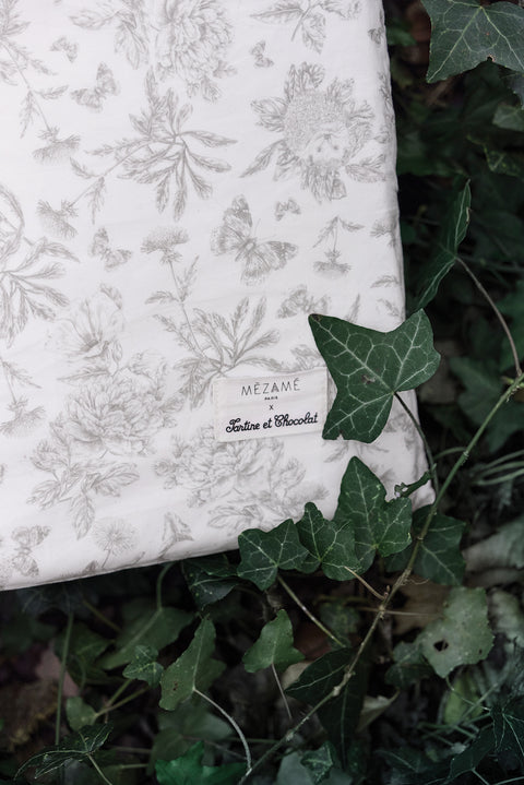 Tapis de vie toile de jouy gris - Mèzamé x Tartine et Chocolat - Image principale