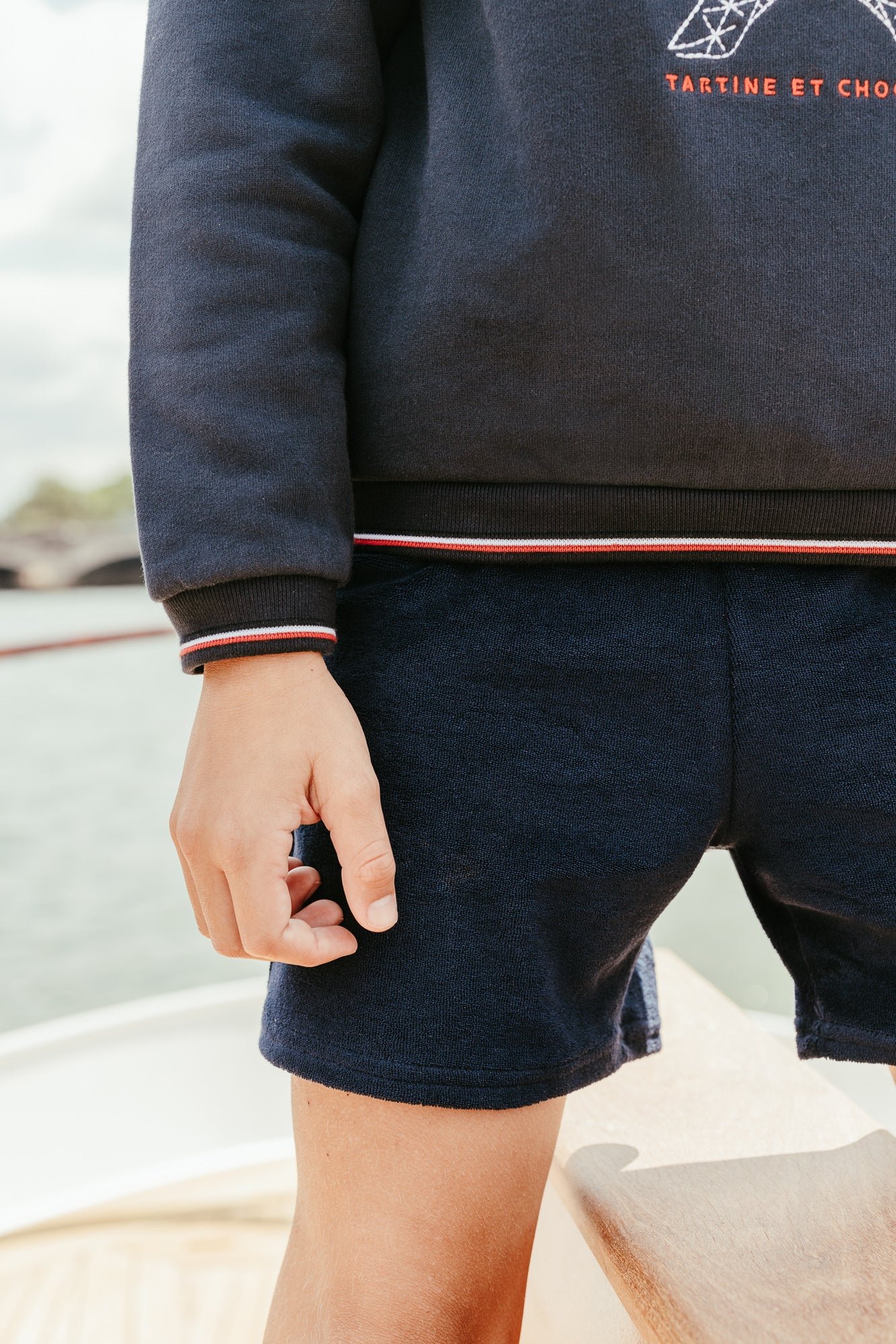 Short - Navy Tricolor -details