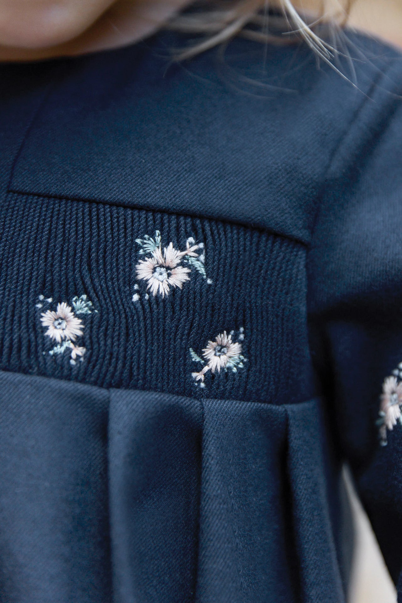 Vestido - Azul marino delantal Bordado