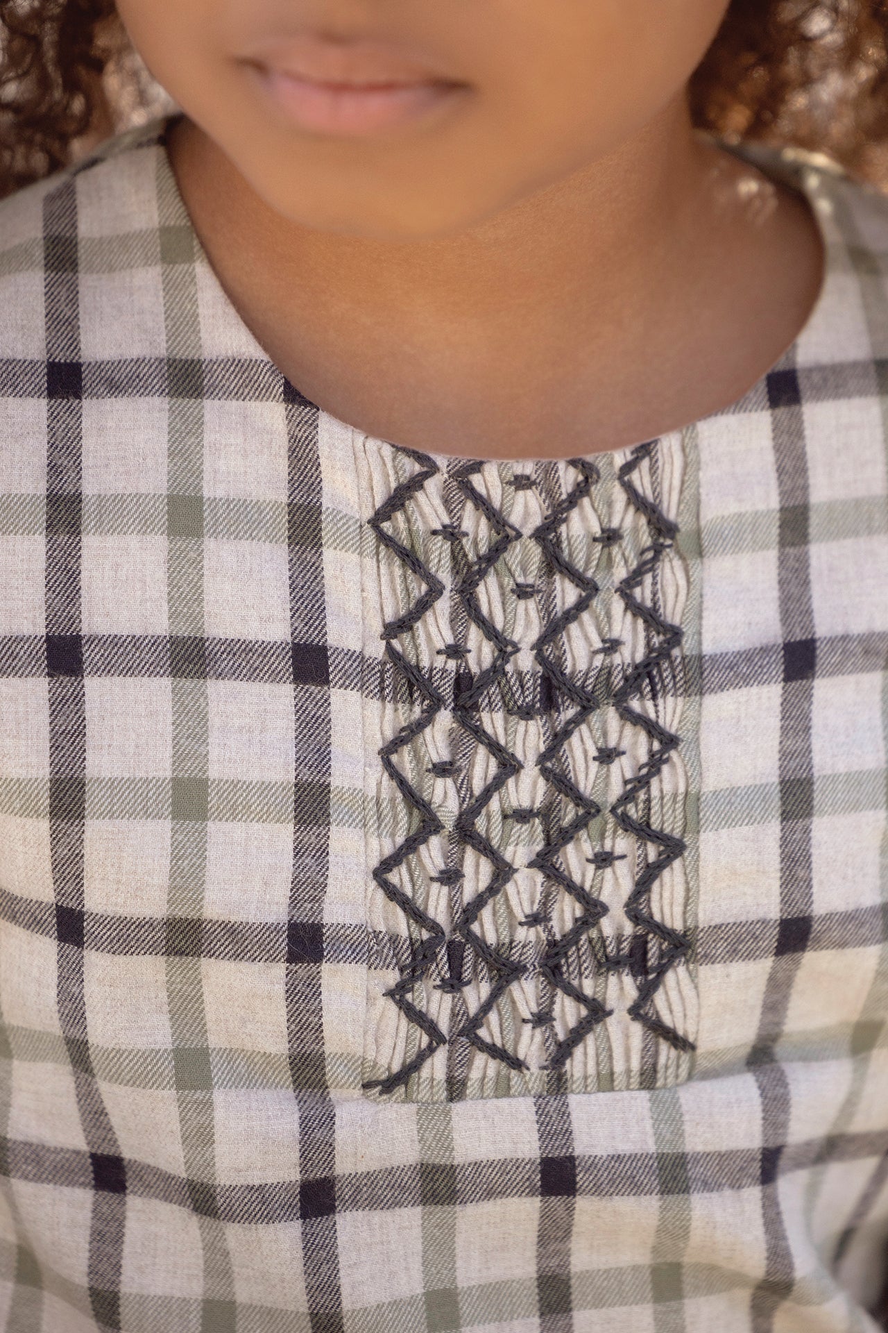 Vestido - Azul marino tiene Cuadros delantal