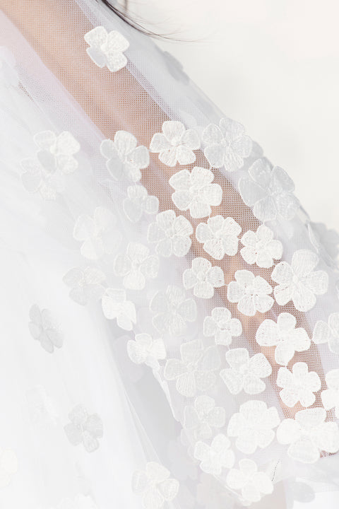 Robe - Blanc Fleurie en Voile Transparent - Image principale