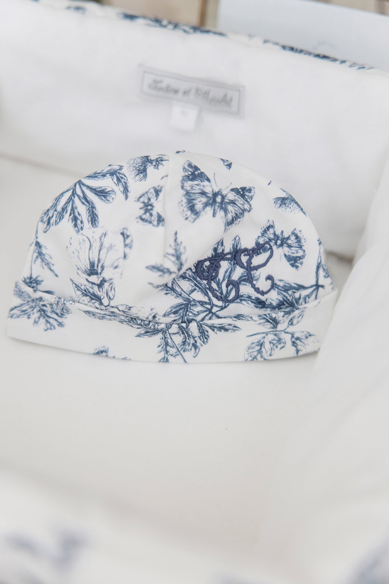 Bonnet - Imprimé inspiration toile de jouy bleu mixte | Tartine et Chocolat