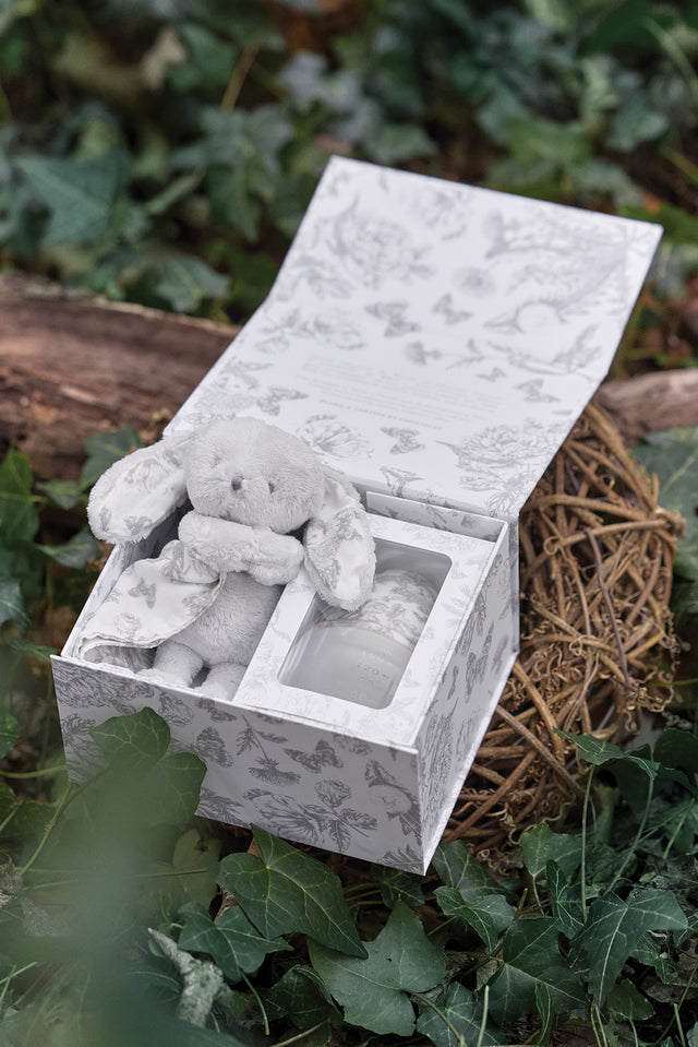 Coffret biberon et doudou - Toile de jouy gris Élhée x Tartine et Chocolat - Image principale
